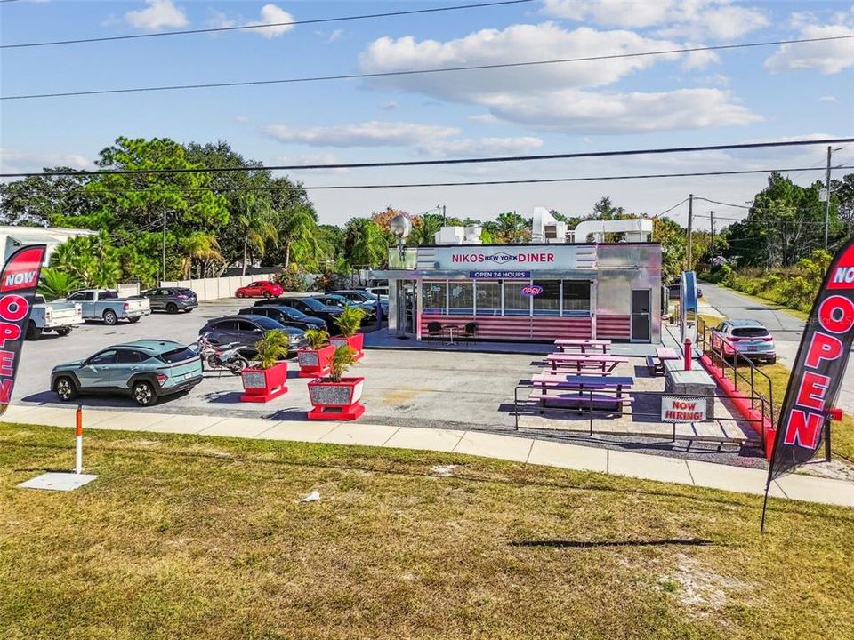 For Sale: $395,000 (3 beds, 2 baths, 1434 Square Feet)