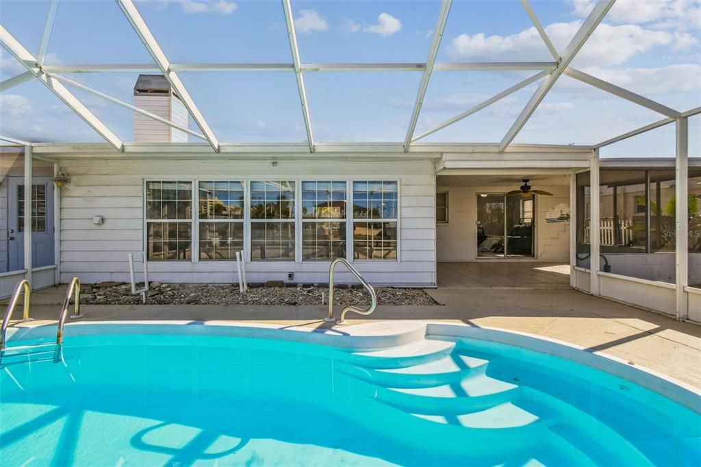 For Sale: $395,000 (3 beds, 2 baths, 1434 Square Feet)