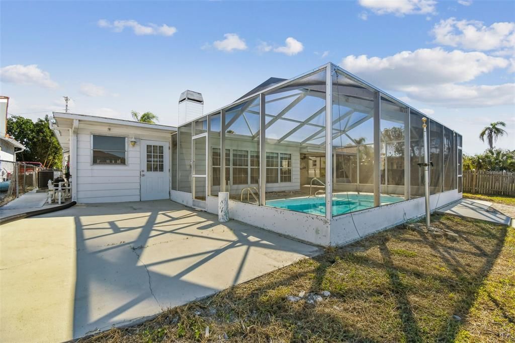 For Sale: $395,000 (3 beds, 2 baths, 1434 Square Feet)