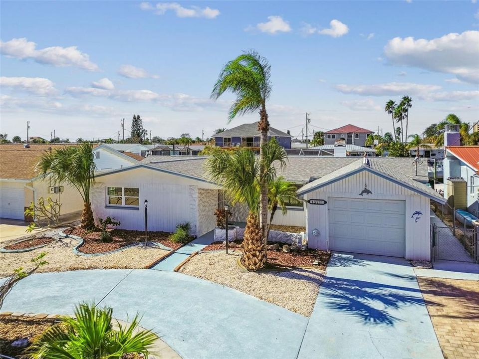 For Sale: $395,000 (3 beds, 2 baths, 1434 Square Feet)