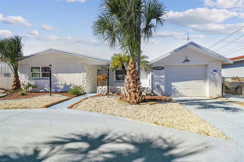 For Sale: $395,000 (3 beds, 2 baths, 1434 Square Feet)