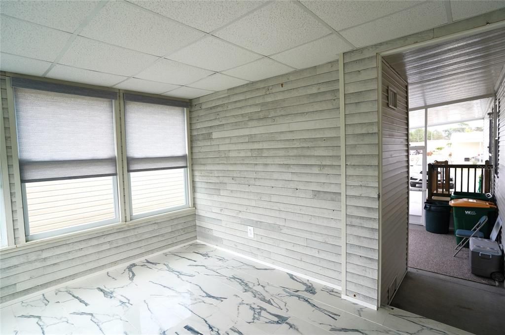 For Sale: $135,000 (3 beds, 2 baths, 1296 Square Feet)