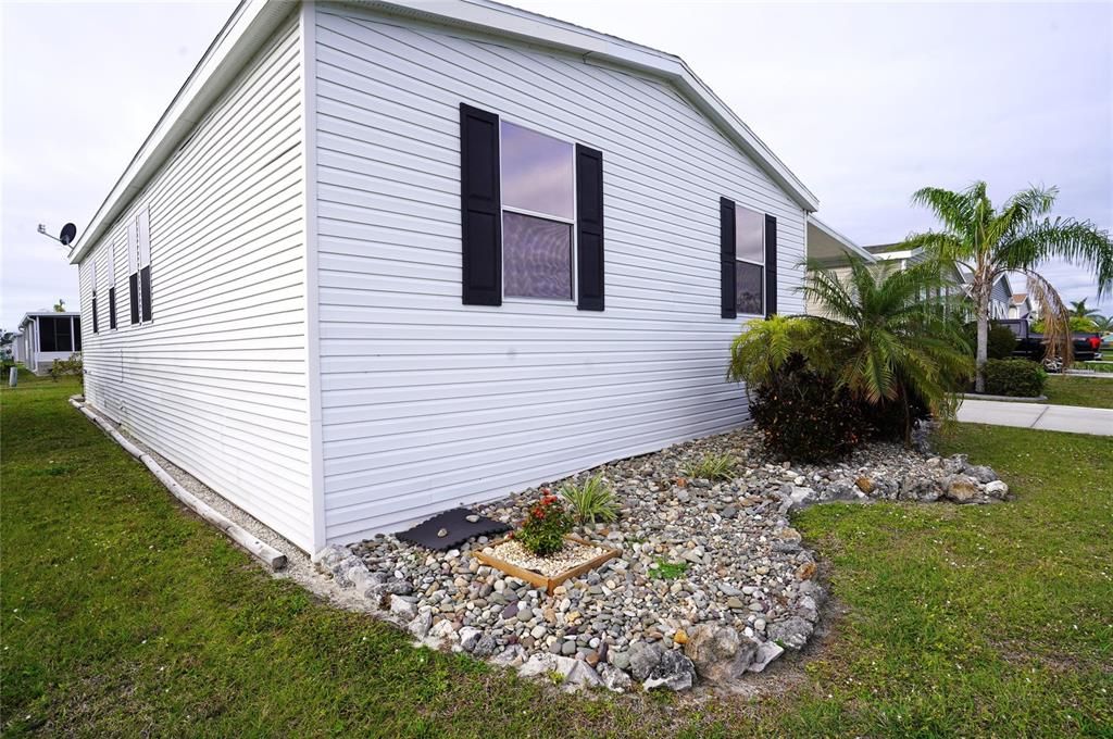 For Sale: $135,000 (3 beds, 2 baths, 1296 Square Feet)