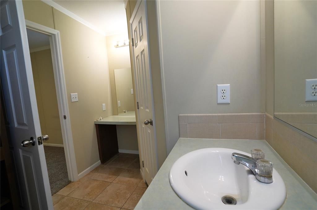 For Sale: $135,000 (3 beds, 2 baths, 1296 Square Feet)