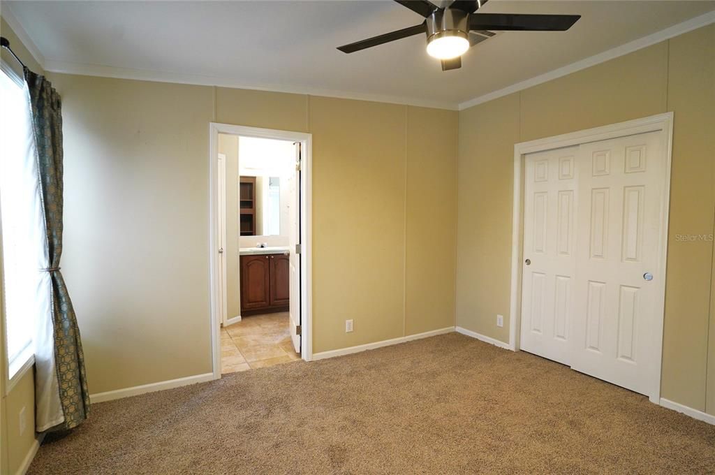 For Sale: $135,000 (3 beds, 2 baths, 1296 Square Feet)