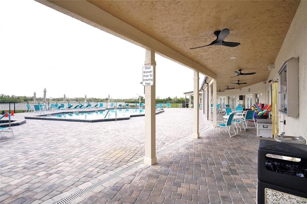 For Sale: $135,000 (3 beds, 2 baths, 1296 Square Feet)