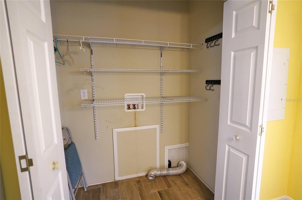 For Sale: $135,000 (3 beds, 2 baths, 1296 Square Feet)