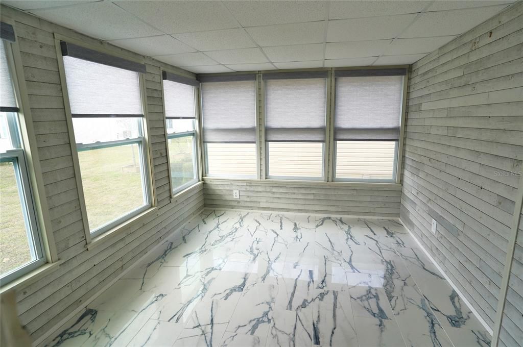 For Sale: $135,000 (3 beds, 2 baths, 1296 Square Feet)