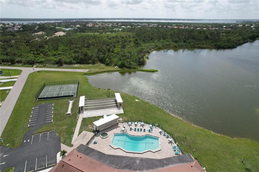 For Sale: $135,000 (3 beds, 2 baths, 1296 Square Feet)