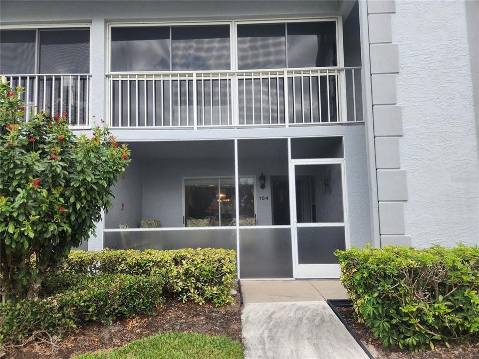 For Rent: $2,200 (2 beds, 2 baths, 1202 Square Feet)