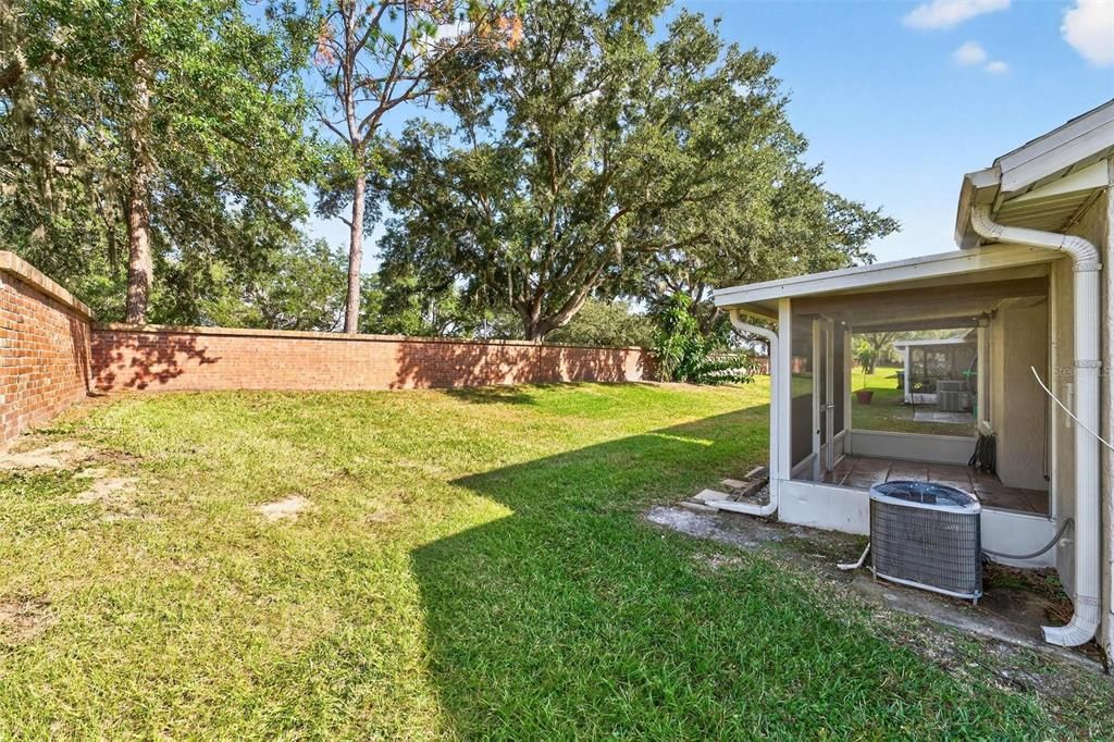 Activo con contrato: $229,900 (2 camas, 2 baños, 1026 Pies cuadrados)