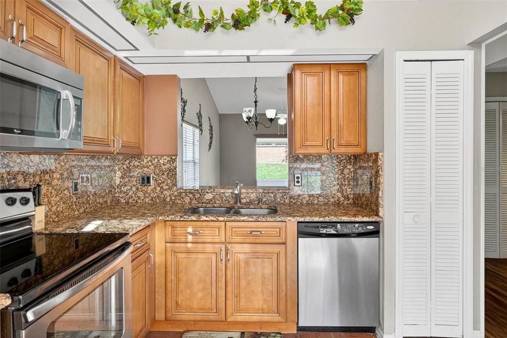 Activo con contrato: $229,900 (2 camas, 2 baños, 1026 Pies cuadrados)