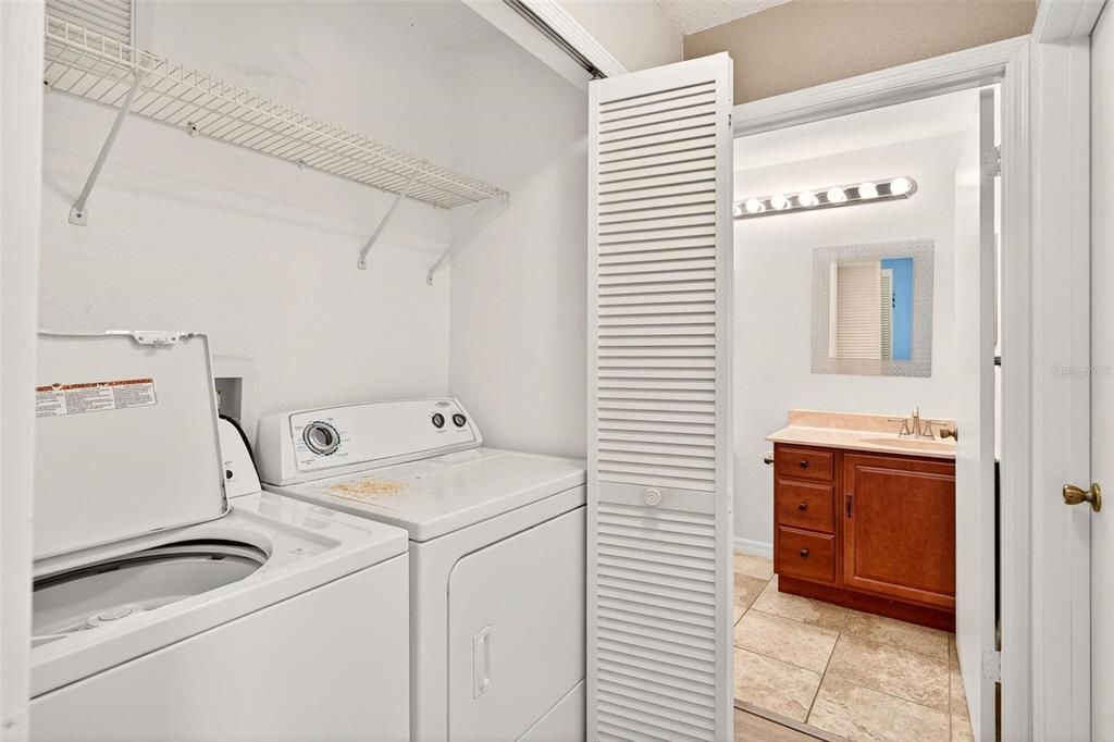 Activo con contrato: $229,900 (2 camas, 2 baños, 1026 Pies cuadrados)