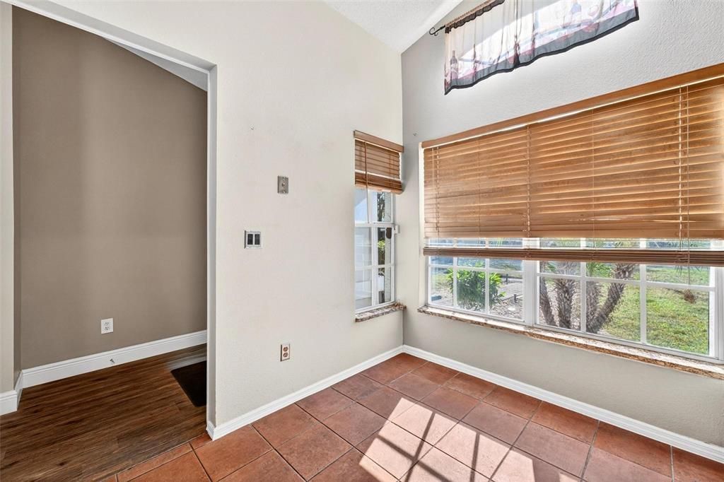 Activo con contrato: $229,900 (2 camas, 2 baños, 1026 Pies cuadrados)