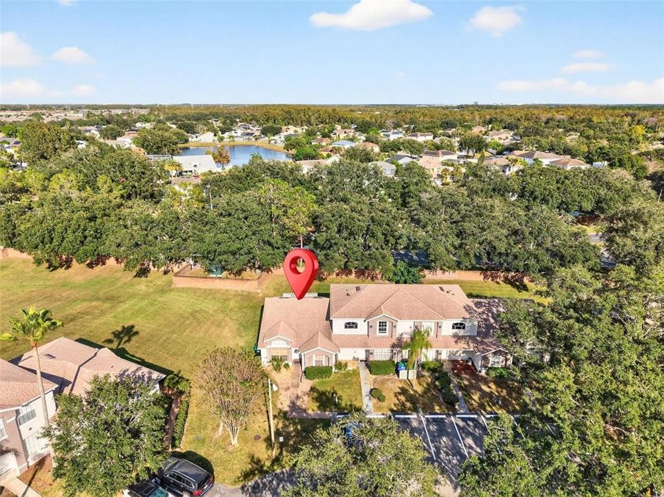 Activo con contrato: $229,900 (2 camas, 2 baños, 1026 Pies cuadrados)