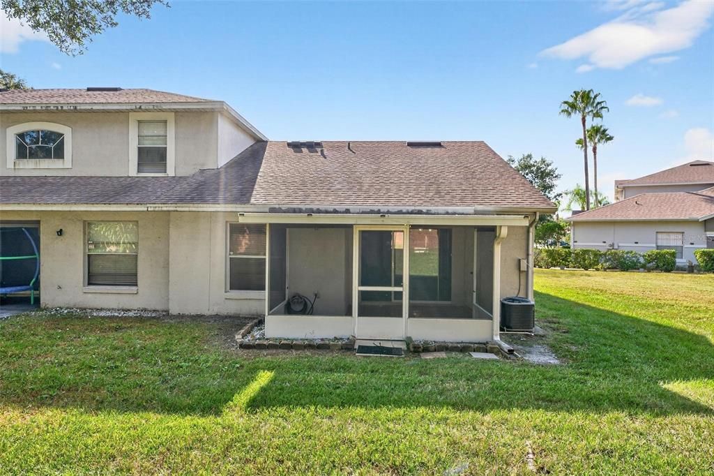 Activo con contrato: $229,900 (2 camas, 2 baños, 1026 Pies cuadrados)