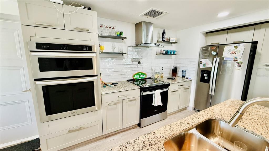 В аренду: $3,300 (3 спален, 3 ванн, 1888 Квадратных фут)