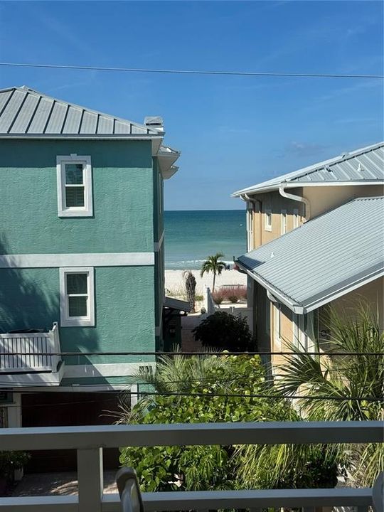 For Sale: $697,990 (2 beds, 1 baths, 920 Square Feet)