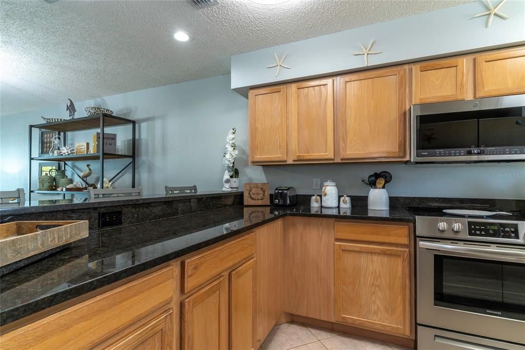 For Sale: $697,990 (2 beds, 1 baths, 920 Square Feet)