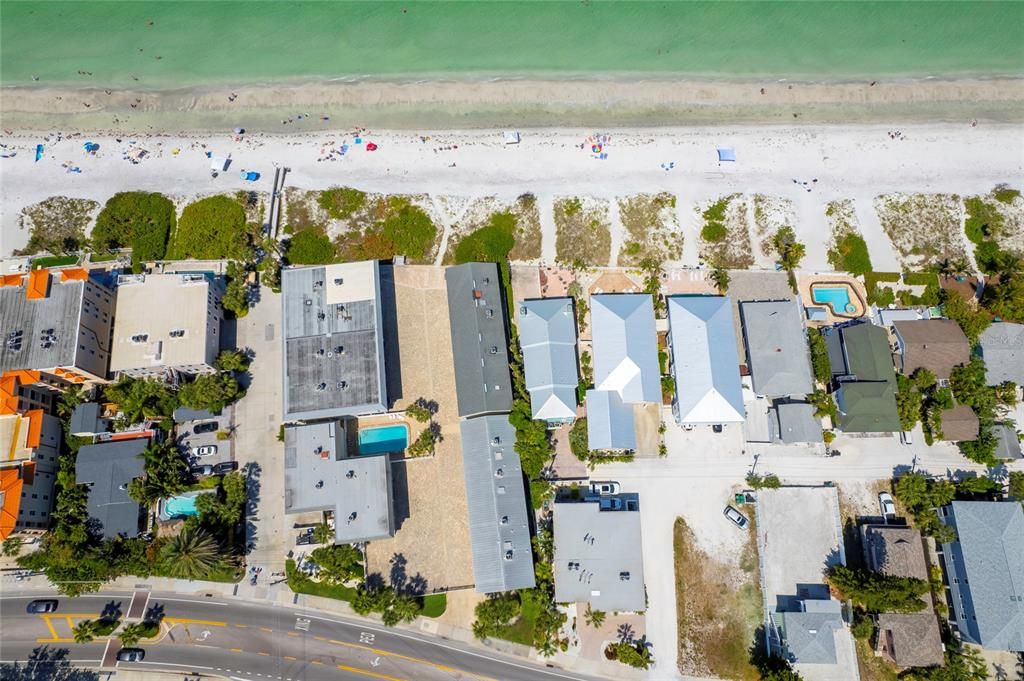 For Sale: $697,990 (2 beds, 1 baths, 920 Square Feet)