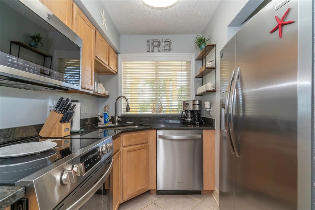 For Sale: $697,990 (2 beds, 1 baths, 920 Square Feet)