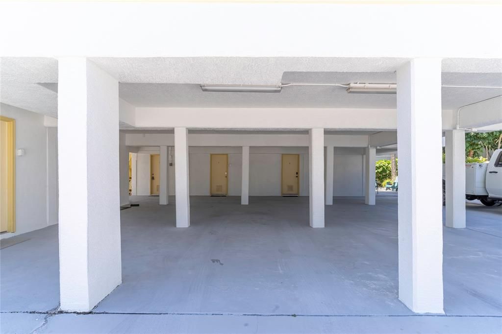 For Sale: $697,990 (2 beds, 1 baths, 920 Square Feet)