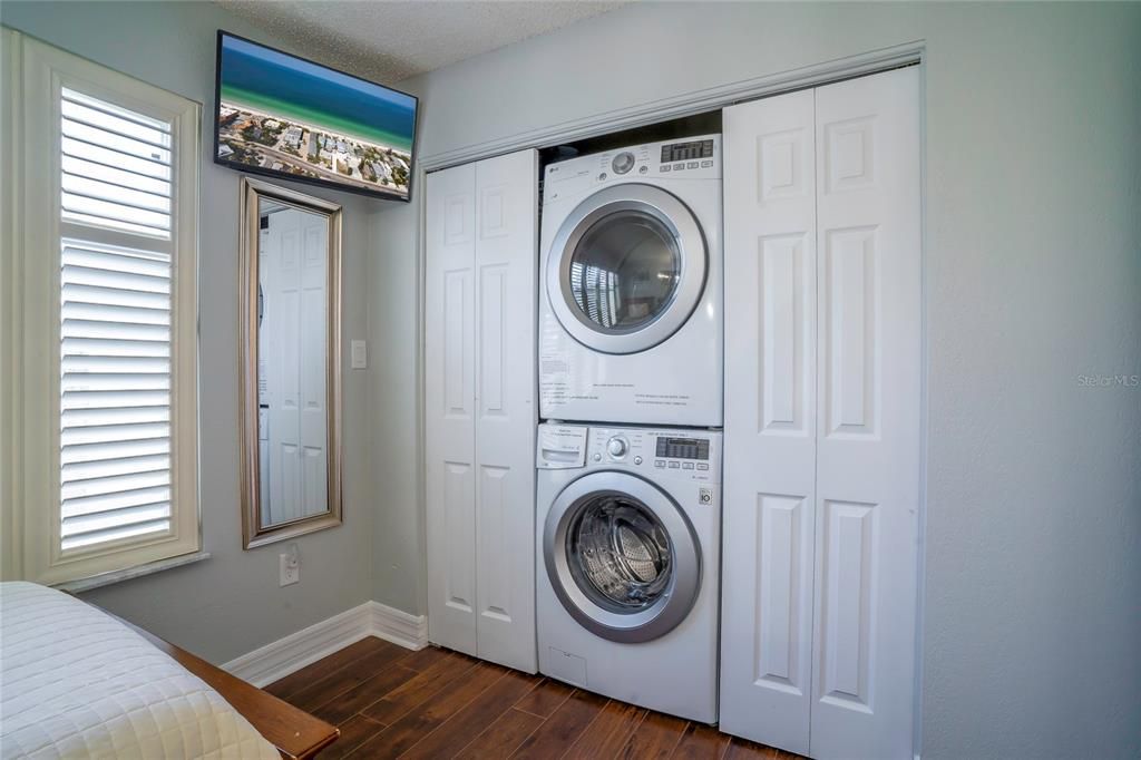 For Sale: $697,990 (2 beds, 1 baths, 920 Square Feet)