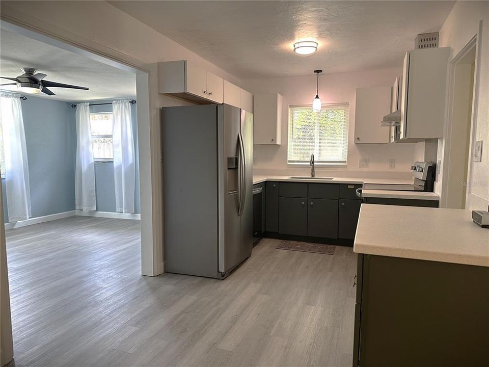 В аренду: $2,750 (3 спален, 2 ванн, 1680 Квадратных фут)