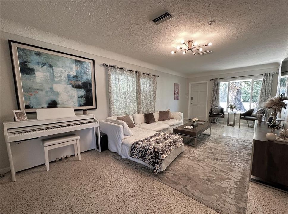 В аренду: $2,750 (3 спален, 2 ванн, 1680 Квадратных фут)