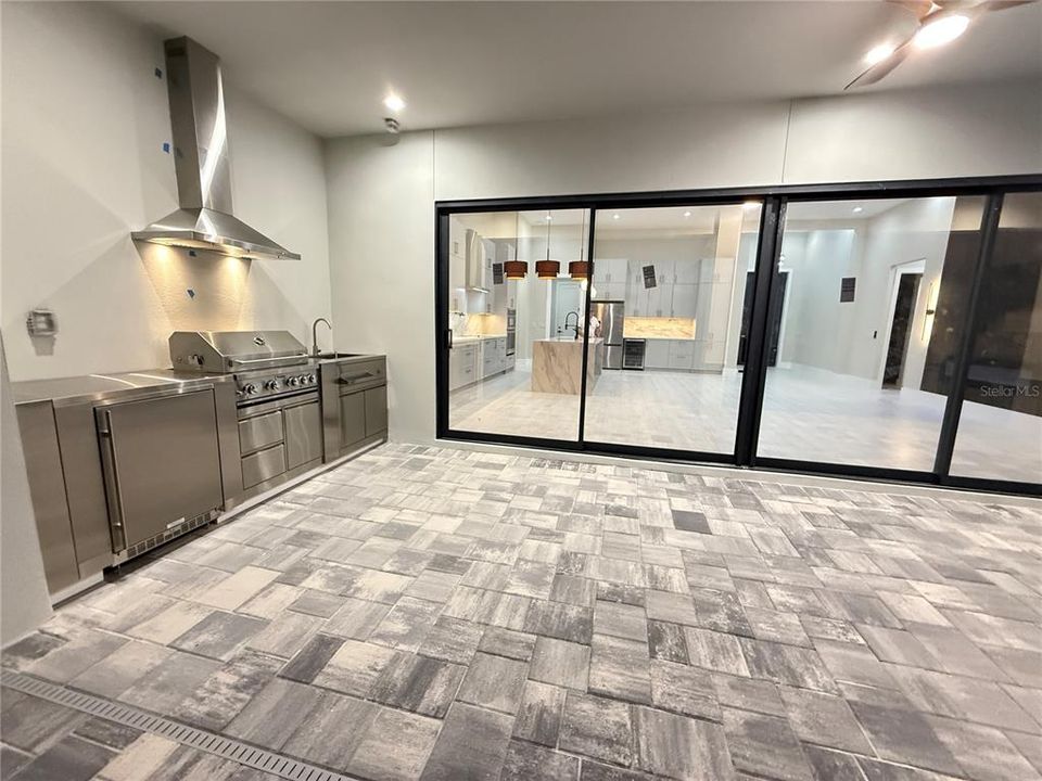 For Sale: $1,100,000 (4 beds, 3 baths, 2257 Square Feet)