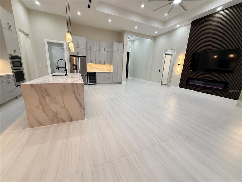 For Sale: $1,100,000 (4 beds, 3 baths, 2257 Square Feet)