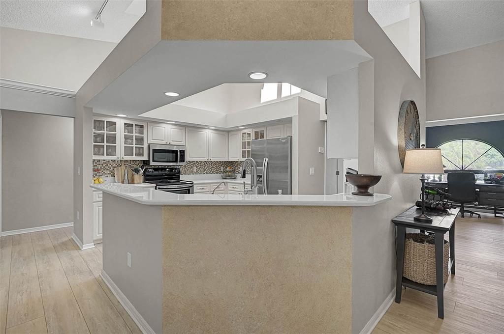 En Venta: $585,000 (3 camas, 2 baños, 2512 Pies cuadrados)