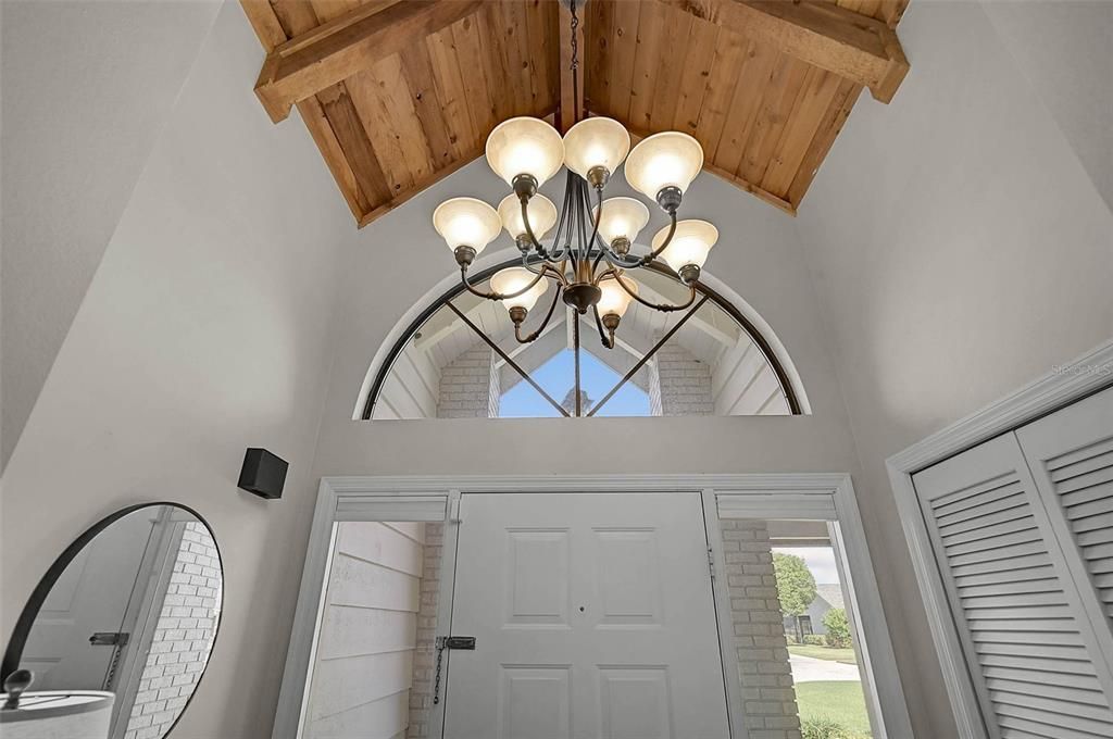 En Venta: $585,000 (3 camas, 2 baños, 2512 Pies cuadrados)