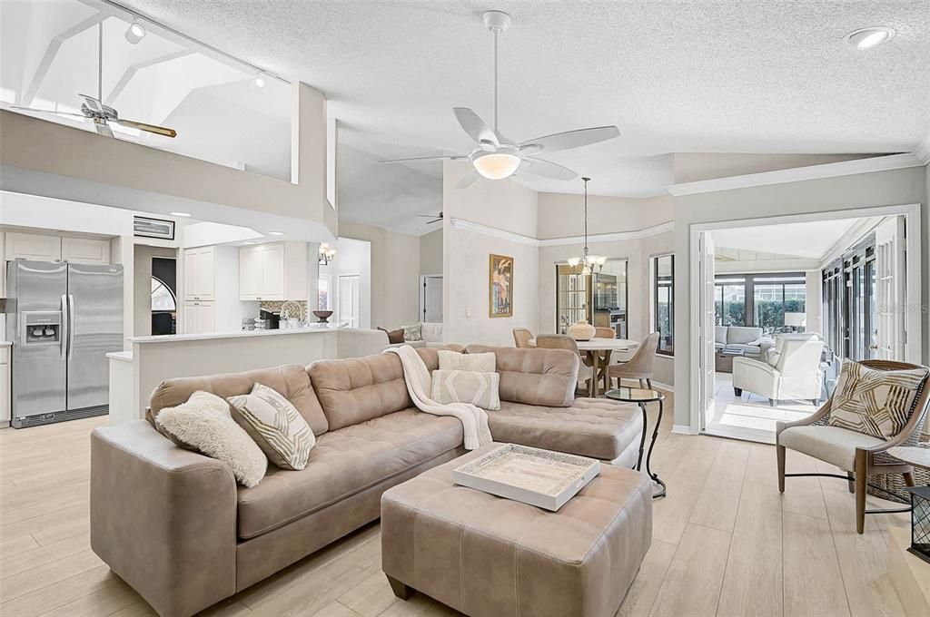 En Venta: $585,000 (3 camas, 2 baños, 2512 Pies cuadrados)