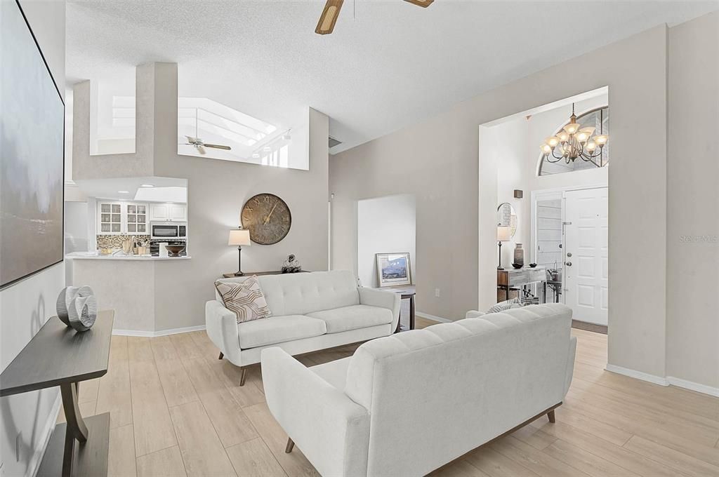 En Venta: $585,000 (3 camas, 2 baños, 2512 Pies cuadrados)