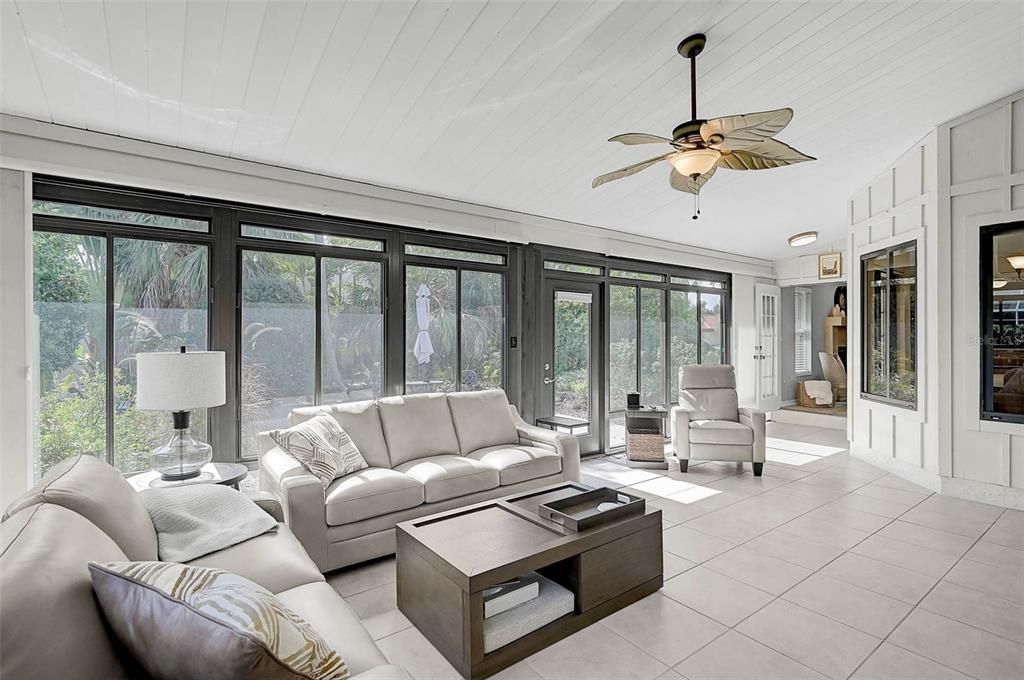 En Venta: $585,000 (3 camas, 2 baños, 2512 Pies cuadrados)