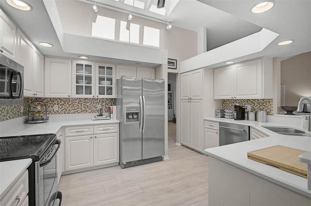 En Venta: $585,000 (3 camas, 2 baños, 2512 Pies cuadrados)