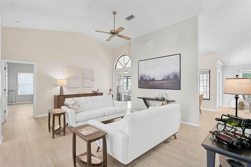 En Venta: $585,000 (3 camas, 2 baños, 2512 Pies cuadrados)