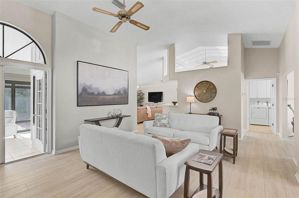 En Venta: $585,000 (3 camas, 2 baños, 2512 Pies cuadrados)