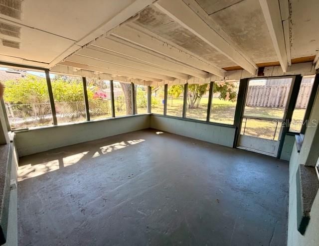 合同活跃: $219,000 (3 贝兹, 2 浴室, 1693 平方英尺)