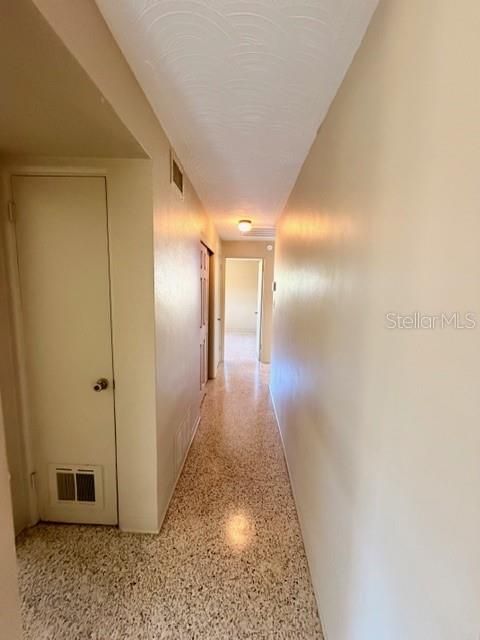 合同活跃: $219,000 (3 贝兹, 2 浴室, 1693 平方英尺)