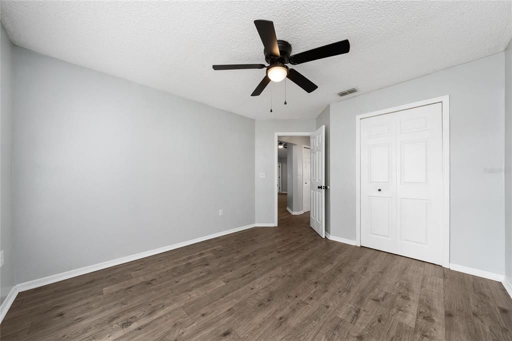 Active With Contract: $275,000 (3 beds, 2 baths, 1215 Square Feet)