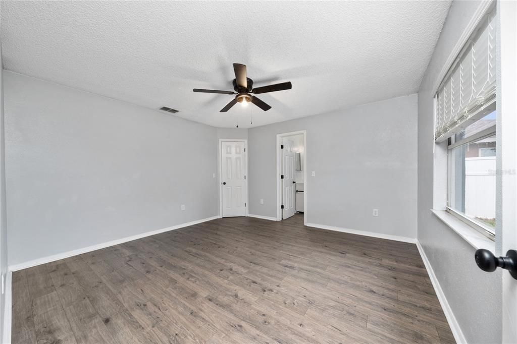 Active With Contract: $275,000 (3 beds, 2 baths, 1215 Square Feet)