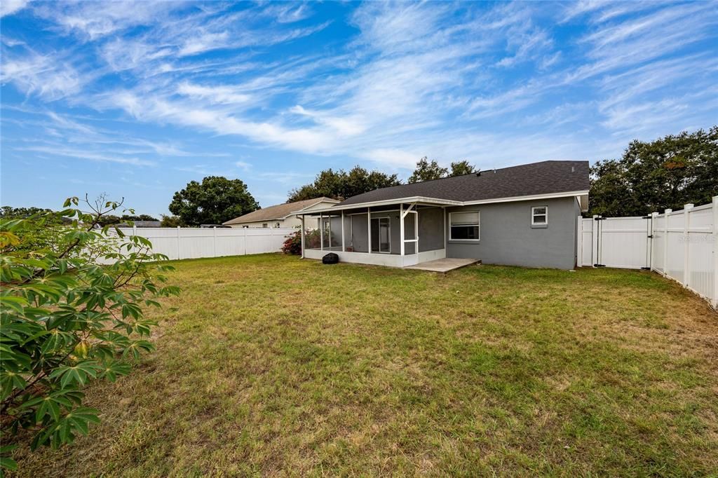 Active With Contract: $275,000 (3 beds, 2 baths, 1215 Square Feet)