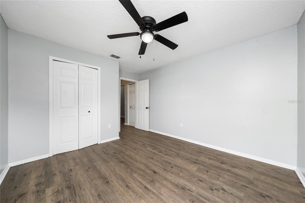 Active With Contract: $275,000 (3 beds, 2 baths, 1215 Square Feet)