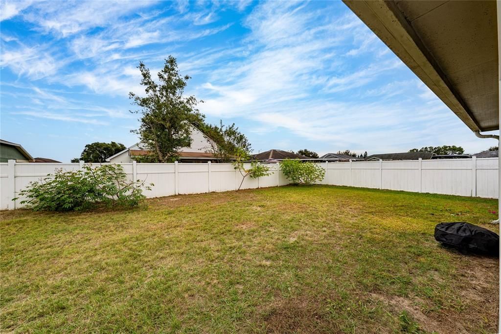 Active With Contract: $275,000 (3 beds, 2 baths, 1215 Square Feet)