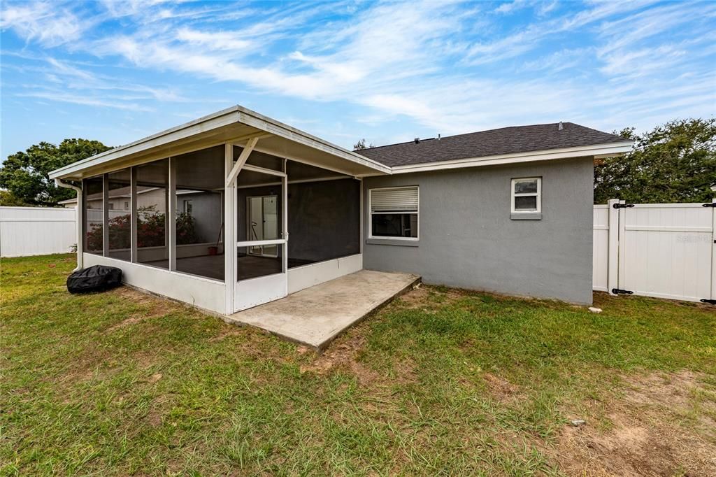 Active With Contract: $275,000 (3 beds, 2 baths, 1215 Square Feet)