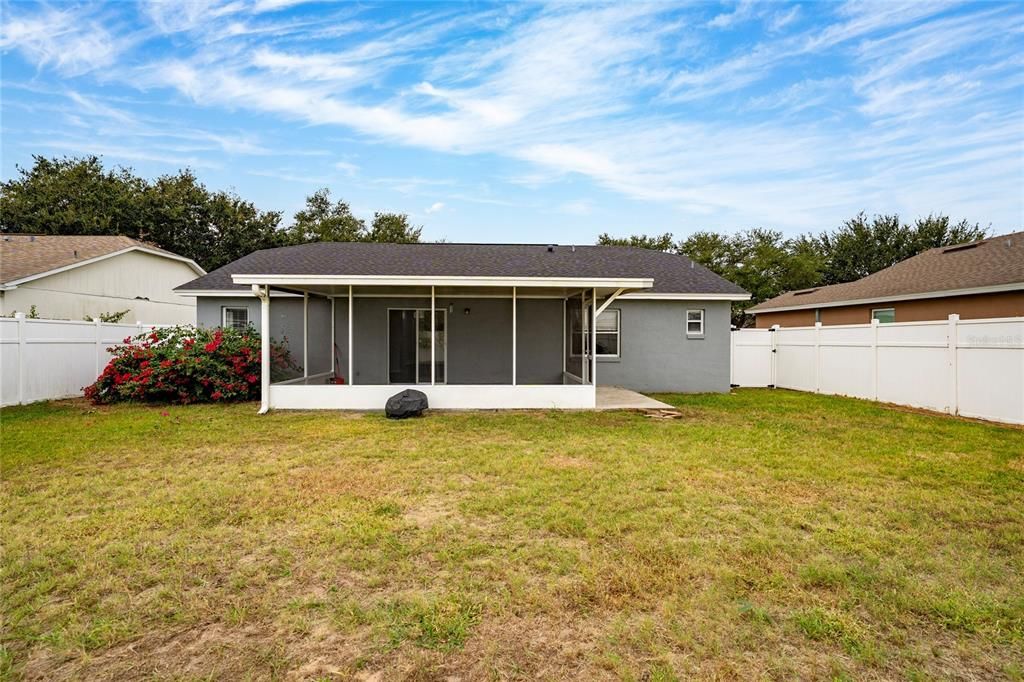 Active With Contract: $275,000 (3 beds, 2 baths, 1215 Square Feet)