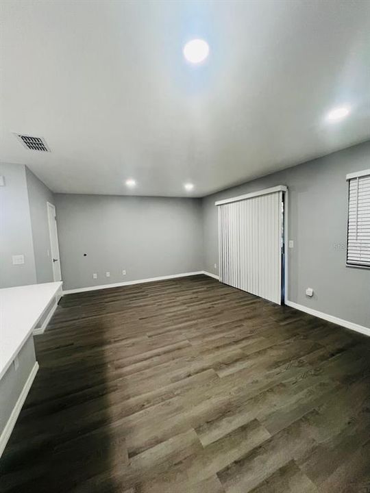 出租: $1,950 (2 贝兹, 1 浴室, 960 平方英尺)