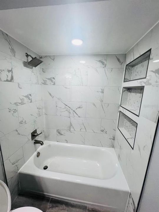 出租: $1,950 (2 贝兹, 1 浴室, 960 平方英尺)